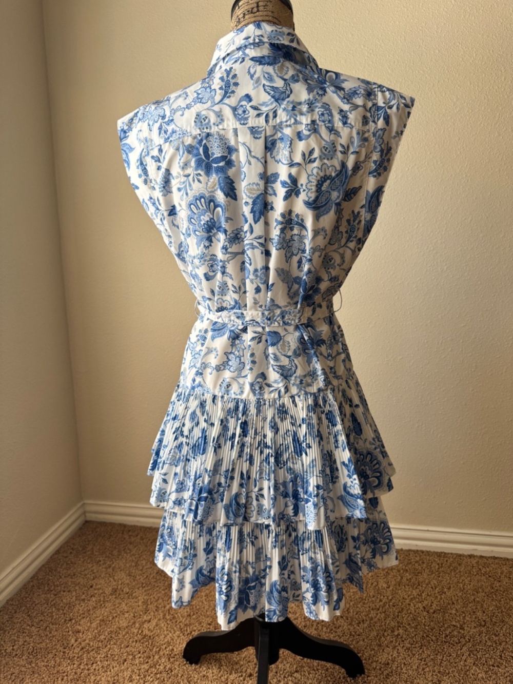 Avara Blue and White, drop waist, pleated Short Dress Size S - Picture 2 of 8